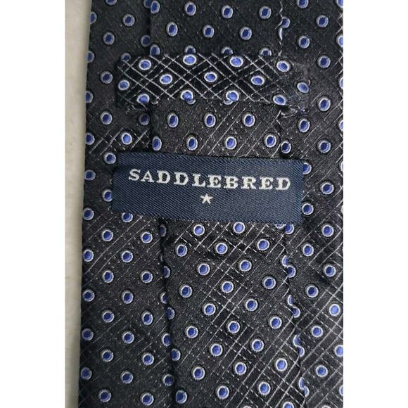 Saddlebred Men's Tie Circular Geometric Pattern 100% Silk Black Blue - Picture 1 of 12